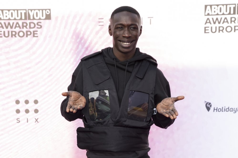 Khaby Lame 9億美元賣公司!擬以AI技術製作數位分身24 x 7全天候直播及帶貨