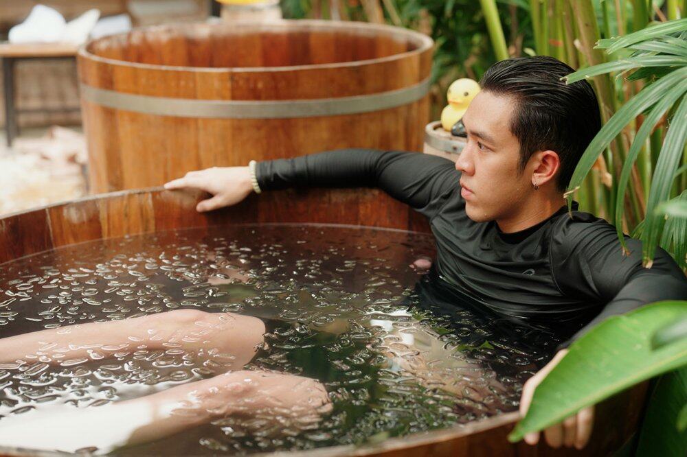 冰水浴真的有效嗎?冷水浸泡療法功效、科學根據與潛在風險分析