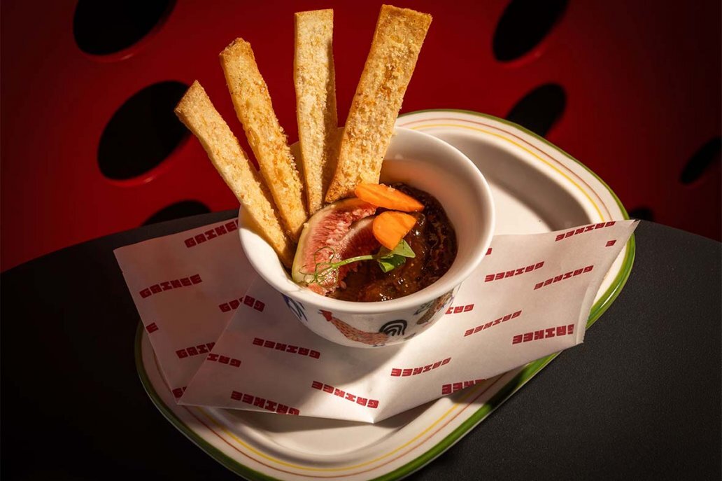 【銅鑼灣全新餐廳】誠品生活裡的麻甩系雞饌「雞記飯店」必點招牌菜燒熟成三黃雞