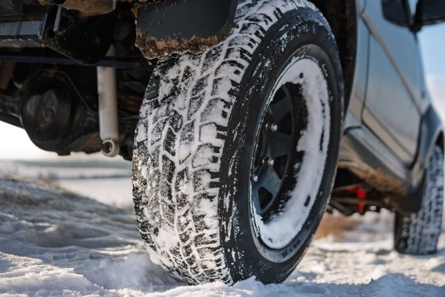 雪地自駕完整攻略|幾時用雪胎雪鍊?雪地租車選擇、車輛配置到緊急應變教學
