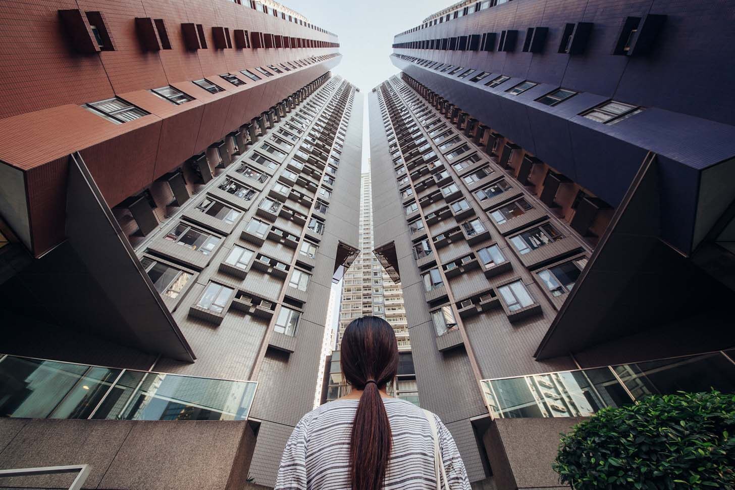 【龔成專欄】香港樓價由高位回落 是不是入市好時機?樓是資產定負債? 【龔成專欄】香港樓價由高位回落 是不是入市好時機?樓是資產定負債?