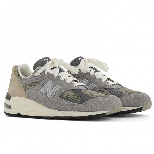 New Balance “Made In USA”系列 990v2 HK$1,899 New Balance “Made In USA”系列 990v2 HK$1,899