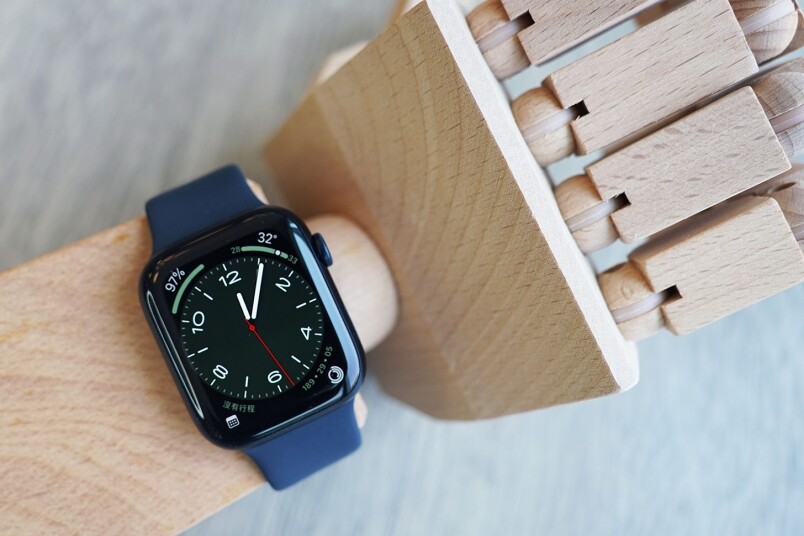 Apple Watch Series 8／SE開箱近賞細節及了解全新功能！Series 8 vs SE買邊隻好？