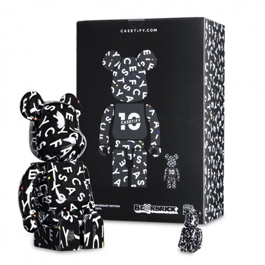 當然,與BE@RBRIC聯乘,怎可以沒有特別版BE@RBRICK?今回推出的特別版 CASETiFY BE@RBRICK備有 當然,與BE@RBRIC聯乘,怎可以沒有特別版BE@RBRICK?今回推出的特別版 CASETiFY BE@RBRICK備有