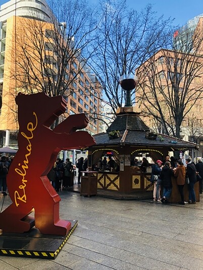 Berlinale Palast柏林影展競賽部份的主場地,就是位於Potsdamer Platz的Berlinale Palast。戲院在非影展期 Berlinale Palast柏林影展競賽部份的主場地,就是位於Potsdamer Platz的Berlinale Palast。戲院在非影展期