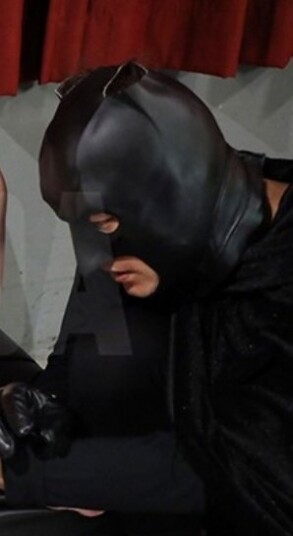 片中還會有蝙蝠俠客串，是名副其實的小丑激戰蝙蝠俠！