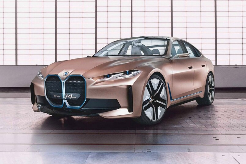 BMW i4電動概念車登場！全新的寶馬標誌也同時現身！