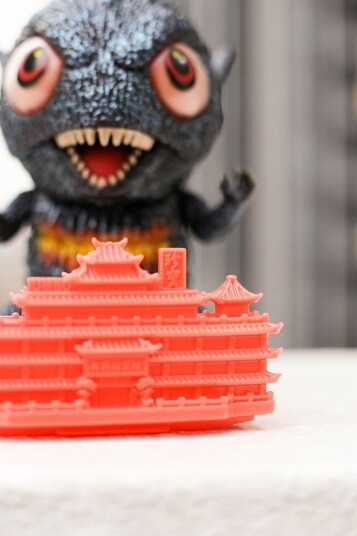 全球限量100隻＋人手雕刻粗獷皮膚！本地藝術家Chino Lam推出紅蓮版本「紅 · 哥 J 拉」