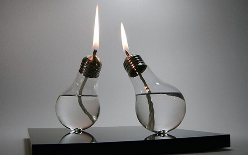 加入火水到燈泡之上，即成火水燈，為燈泡的本質來了一點小轉變。