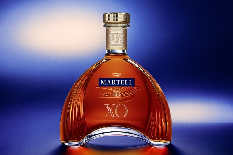 馬爹利XO全新拱形瓶身設計 跨越傳統與創新 展現精湛佳釀工藝