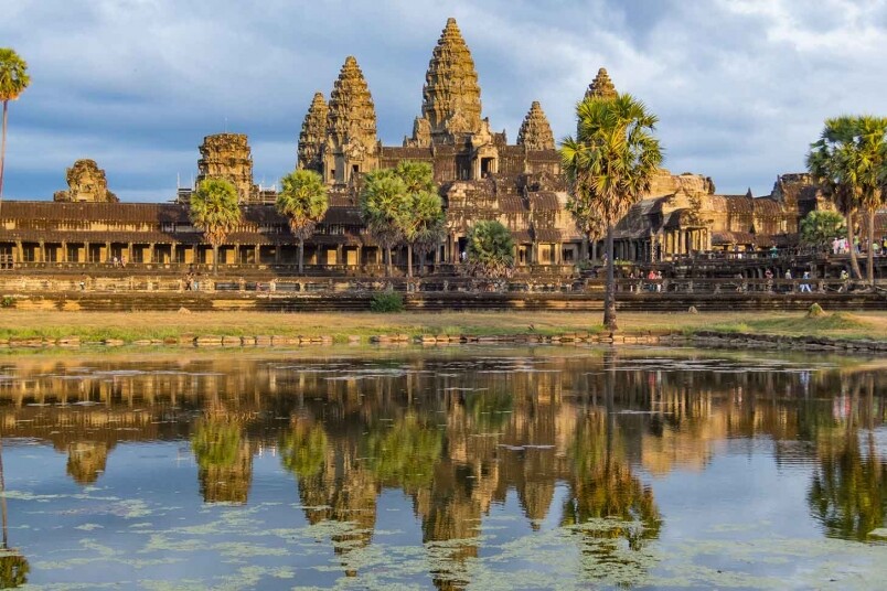 柬埔寨第一印象都是比較落後和是個第三世界國界，即使如此，每個國家都有其深厚的文化基礎，而吳哥窟在1992年被聯合國教科文組織列入世界文化遺產，越來越多的人都會到訪柬埔寨一看究竟。其實柬埔寨比想像中還有許多特別之處等你發掘，要是喜歡文化深度遊的你，絕對不要錯過柬埔寨，因為柬埔寨是個充滿古色古香的地方。