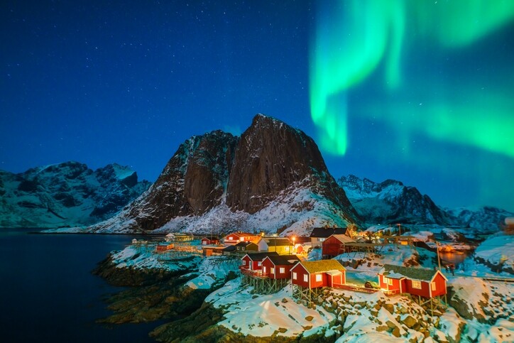 挪威的北部以野生動物遠征之旅、午夜太陽和北極光聞名。每年的11月21