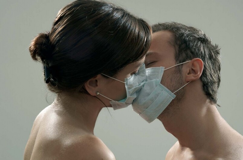 疫情下做愛高危！加拿大首席公共衛生官建議做愛要戴口罩？