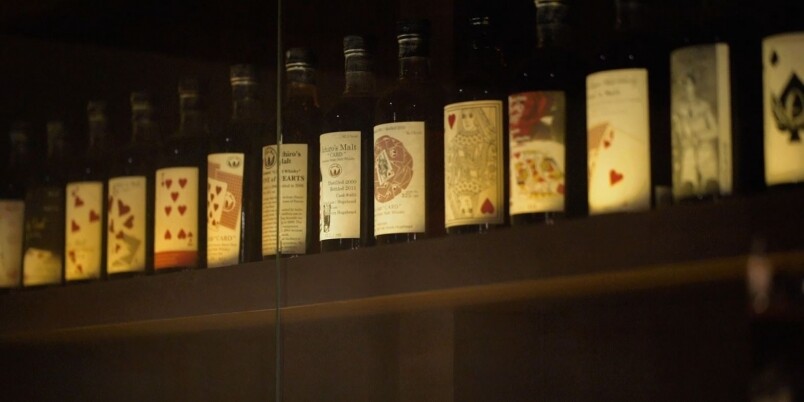 整套54瓶羽生Ichiro’s malt 撲克牌系列以過千萬賣出,心情如何?首先要澄清,過 整套54瓶羽生Ichiro’s malt 撲克牌系列以過千萬賣出,心情如何?首先要澄清,過
