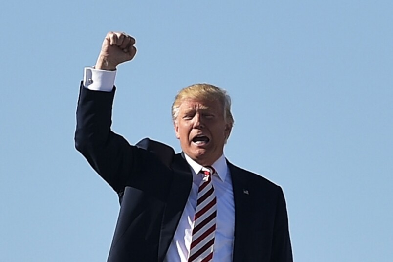 Truth Social以此為核心,背後是因為Donald Trump早前被指煽動了早前國會山莊的騷亂 Truth Social以此為核心,背後是因為Donald Trump早前被指煽動了早前國會山莊的騷亂