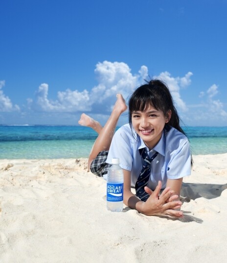 中島セナ15歲便出演寶礦力廣告確實是很青春，但回望2009年時，川口春奈擔