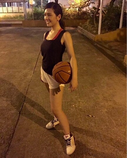 Maggie不但動靜皆宜,最重要是她為人親切,很容易跟人打成一片。 Maggie不但動靜皆宜,最重要是她為人親切,很容易跟人打成一片。