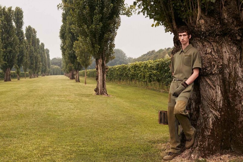 FENDI春夏男裝系列的全新廣告企劃，呼應充滿野趣的田園風格。全新廣告企劃在意大利北部的古典花園及葡萄園中露天拍攝，展示系列的經典造型，強調設計的實用功能，輕鬆塑造個人風格。