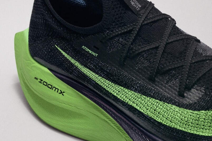 整個中底是利用Nike ZoomX減震物料，帶來極輕盈，亦極理想的能量回饋，好處是