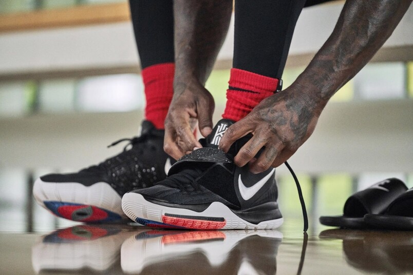 球場上下的武士丨Nike推出KYRIE 6「Jet Black」籃球鞋