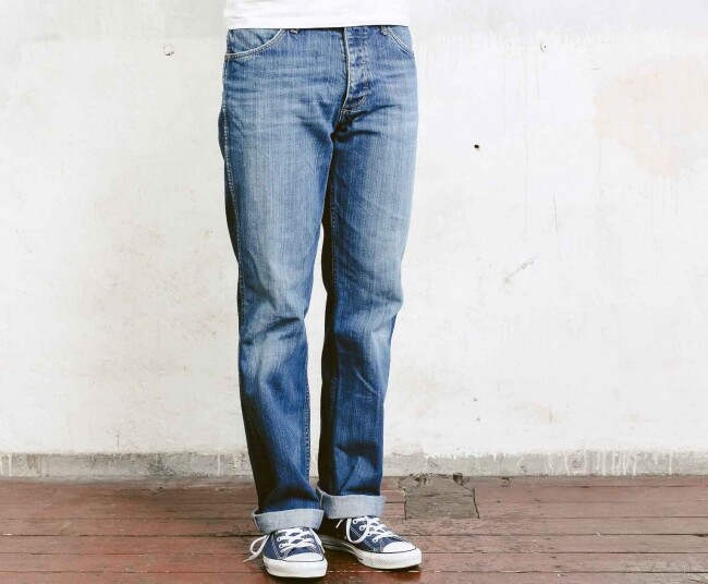 很多人都聽過牛仔褲selvedge(布邊)的details,但未必知道襯那種牛仔褲最好,其實最 很多人都聽過牛仔褲selvedge(布邊)的details,但未必知道襯那種牛仔褲最好,其實最
