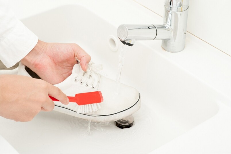 洗波鞋方法