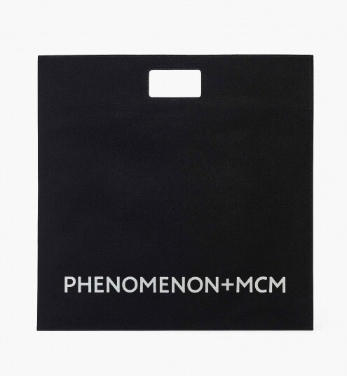 MCM 今回推出的聯乘新品一如 PHENOMENON 過往特色，巧妙地結合了東西方精粹，於 2004