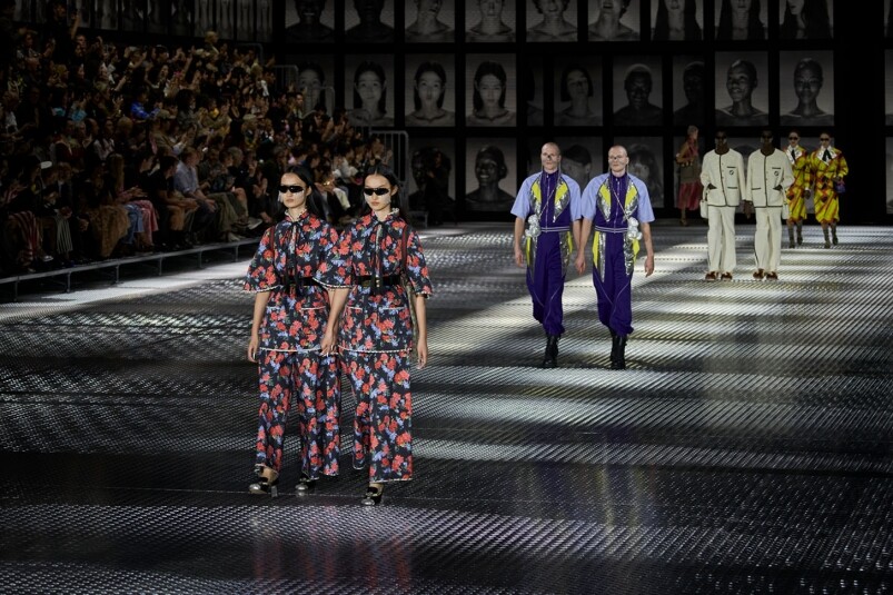 Gucci 2023春夏時裝騷68位「雙胞胎」建構《TWINSBURG》丨Alessandro Michele向他的兩位母親致敬丨《小魔怪》亂入時裝騷＋重塑80年代郵差包成焦點