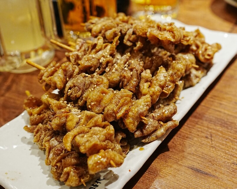 大阪餐廳推介｜去居酒屋集中地天滿站吃雞皮串燒＋生雞肉刺身