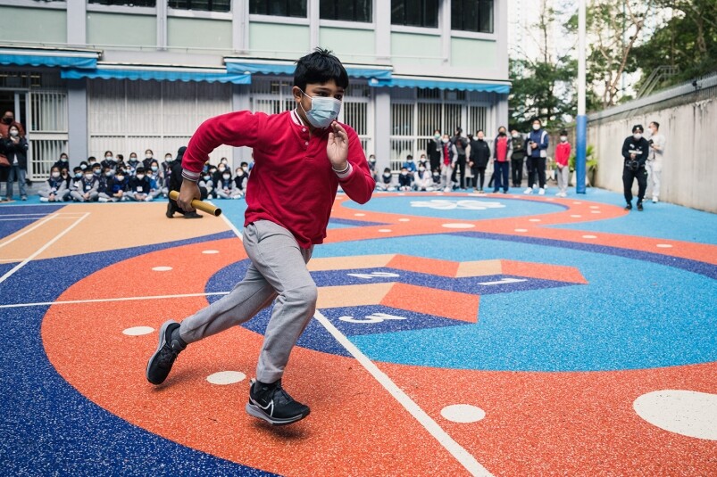 Nike為觀塘閩僑小學重建球場！香港校園運動場首次應用再生物料Nike Grind
