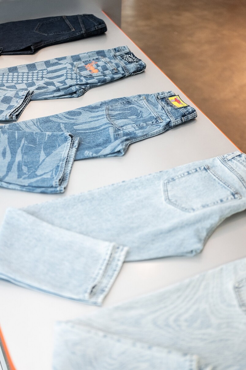 unspun 3D打印個人專屬牛仔褲丨中環首間旗艦店全店以可回收廢料及塑料重製而成
