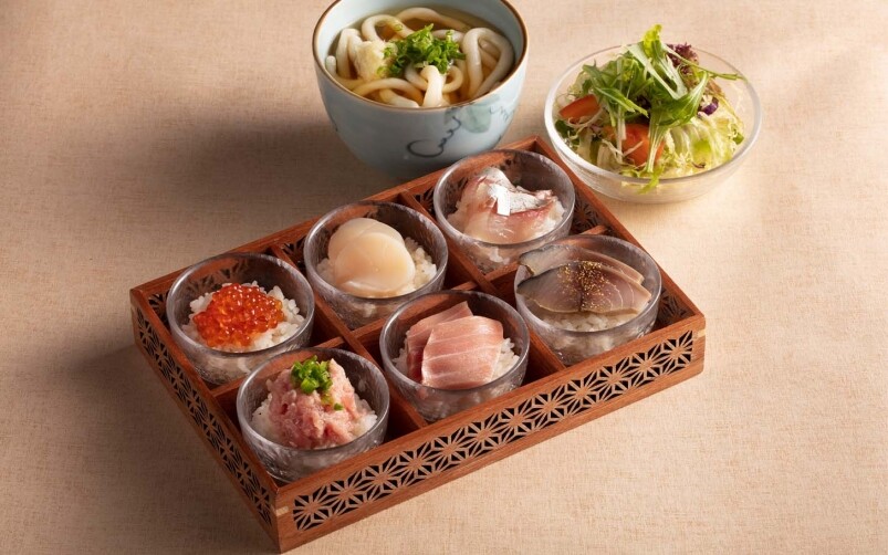 賣相精緻的6色彩魚生飯（HK$248）配有六款時令刺身，米飯亦出產於city’super位於日本新潟縣的自家農場。