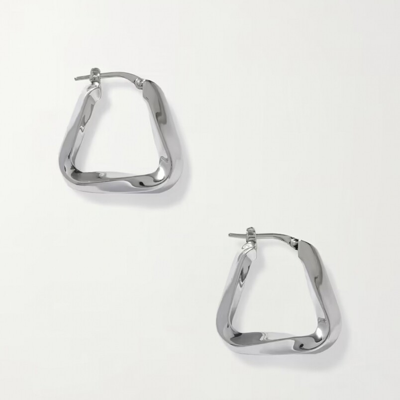 母親節禮物推介：Bottega Veneta Silver Hoop Earrings HK3,600
