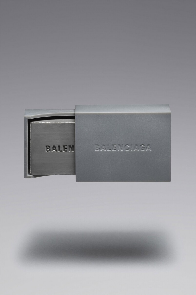 一嚿番梘要價五千蚊！Balenciaga推出「Gift Shop」系列超過40件禮物！小心買到超曬預算！