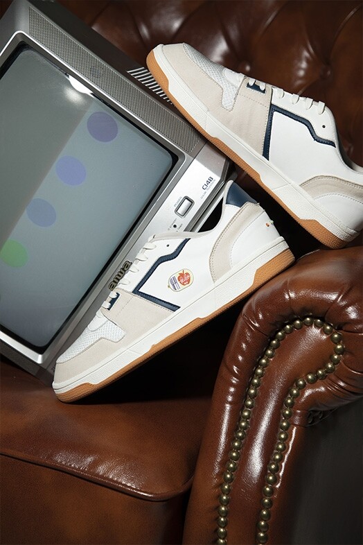 Apple Kicks Apple Kicks