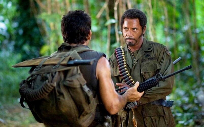 第一眼看見2008年上映的《Tropic Thunder》中，你幾乎不敢相信這個奇怪的黑人角色，竟