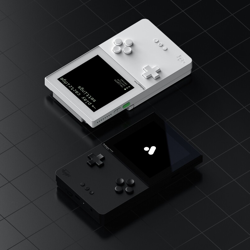 現代手提遊戲機如PlayStation Vita或Nintendo Switch等都是橫身設計，但Analogue Pocket便沿用了當年Game