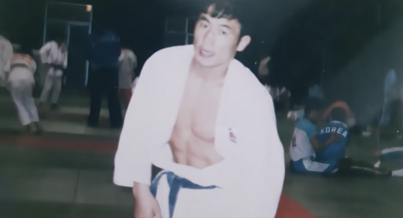 最近韓國Youtuber李虎進也帶來了一個《愛的迫降》 真人版的故事,故事起源於1989 最近韓國Youtuber李虎進也帶來了一個《愛的迫降》 真人版的故事,故事起源於1989