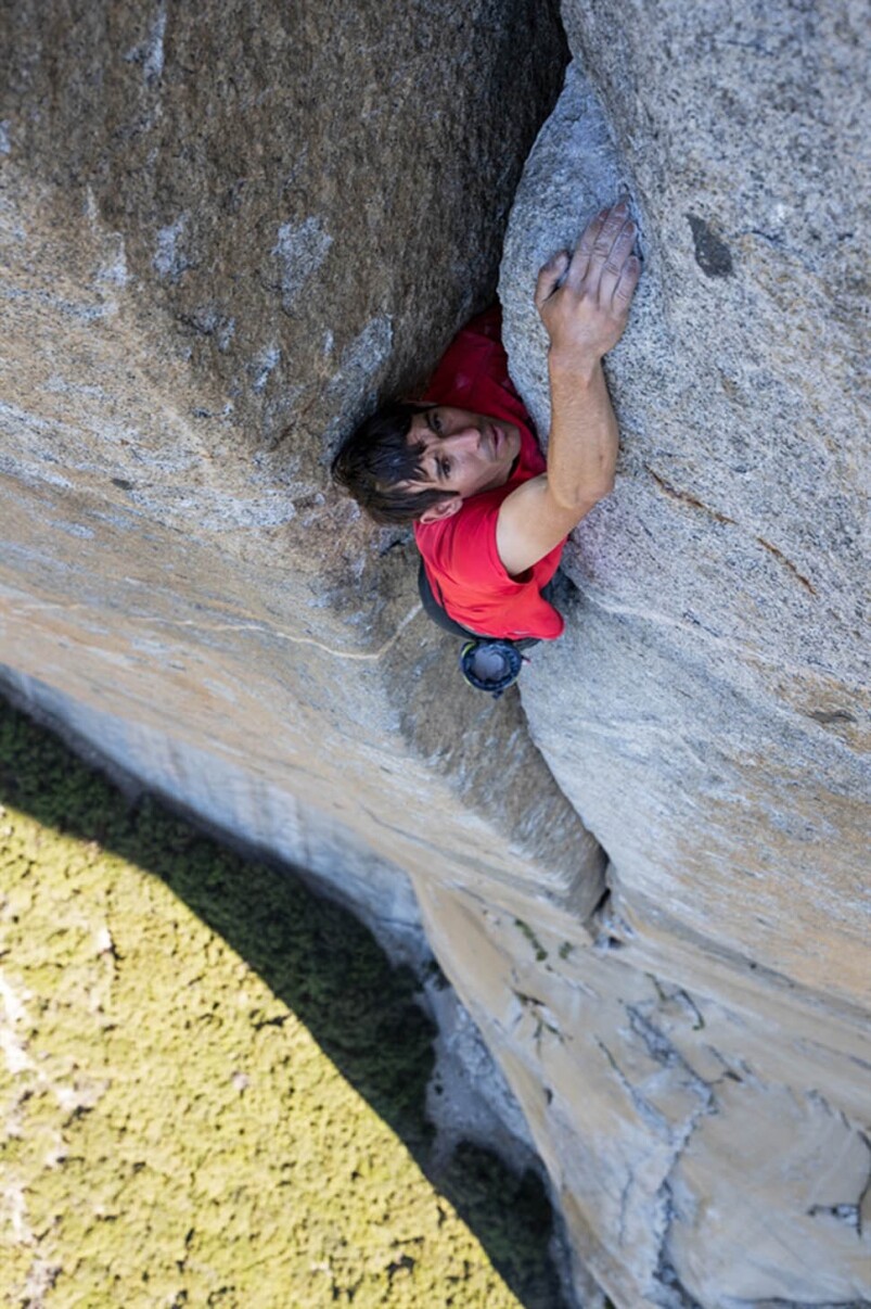 徒手攀爬懸崖是玩命還是挑戰丨《赤手登峰》記錄Alex Honnold成攀酋長岩第一人