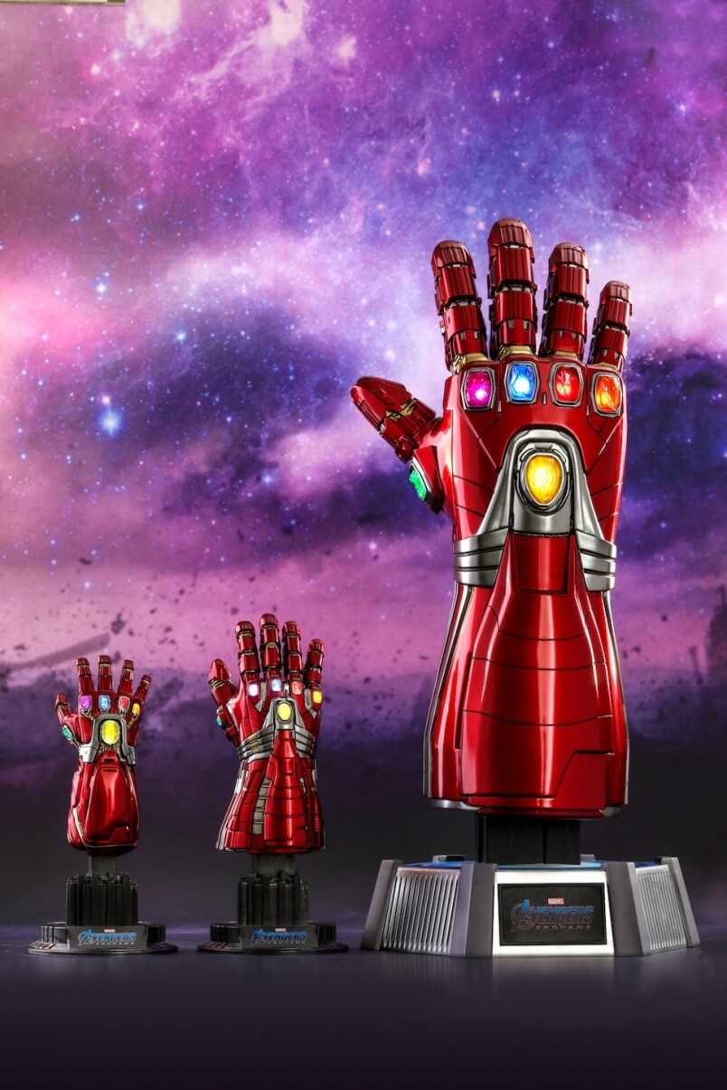 同時發佈的還有兩款1：4的迷你Nano Gauntlet，分別有Iron Man版本，以及於電影裡彈