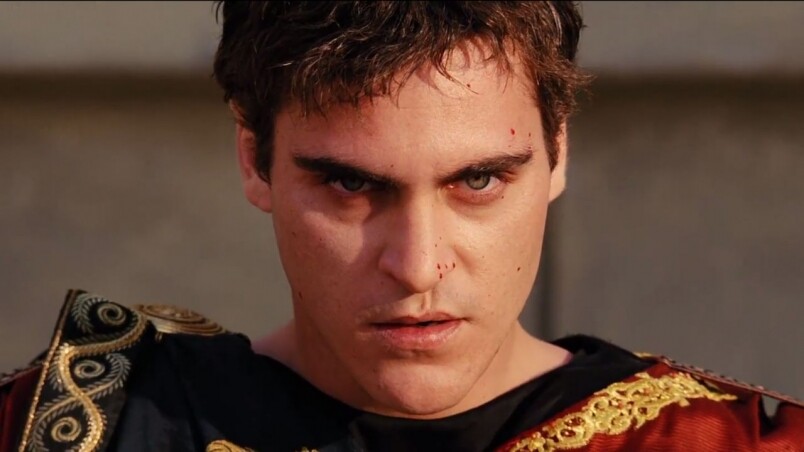 於《帝國驕雄》之中，Joaquin Phoenix飾演Commodus一角，暴君奸角令他可以盡情發揮，特別是他