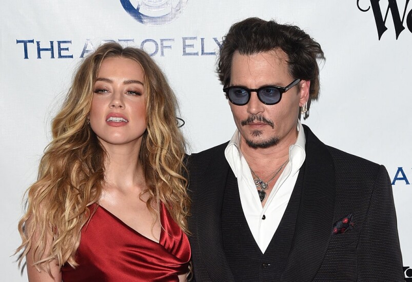 Johnny Depp與Amber Heard於2015年結婚，兩人年齡相隔23年，婚姻一直不被外界看好，果然