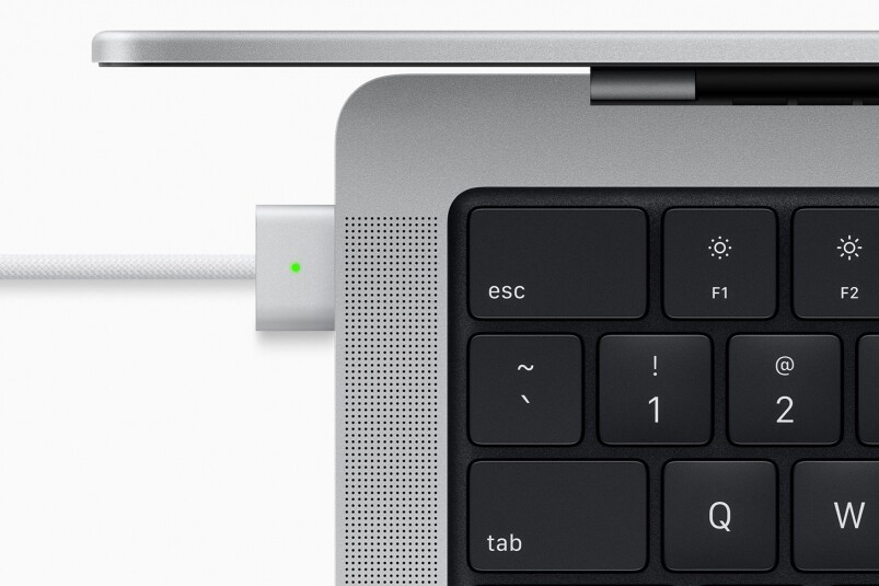 看見全新一代的MacBook Pro，不只將整個實體Keyboard帶回來，連一向為fans津津樂道的