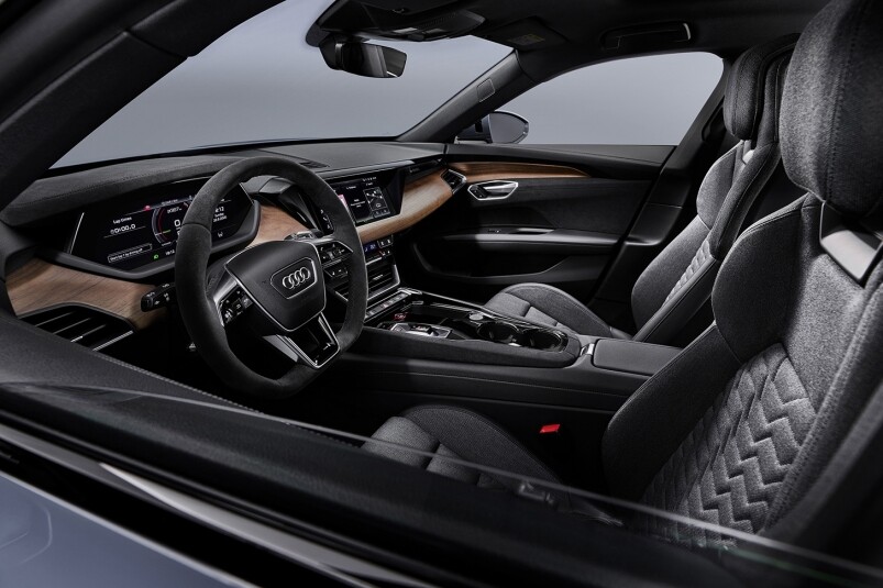 0-100km/h只需3.3秒+488公里續航力丨電動超跑界新大熱Audi e-tron GT