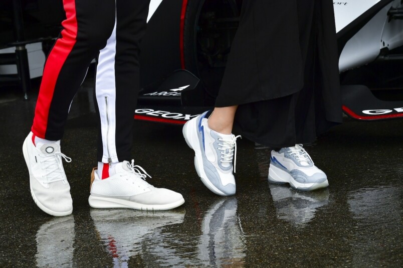 GEOX 2019運動鞋款AERANTIS™系列，鞋款以白、灰和藍等色調為主，而這整體設計相當休