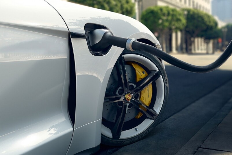跑車新紀元！Lotus、Porsche推出全新高性能電動車挑戰Tesla