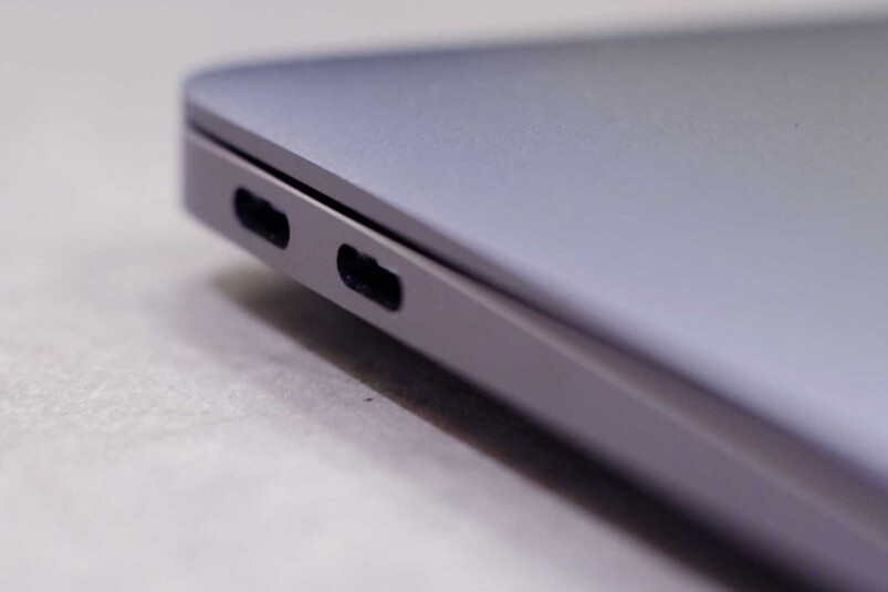 macbook air有兩個Thunderbolt 3 (USB-C) 連接埠