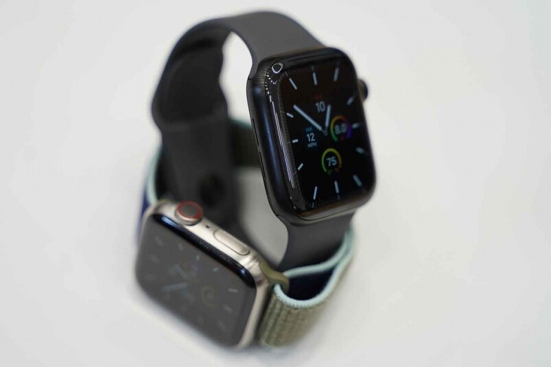 在Apple Watch Series 5推出的同時,也加入全新物料製作的新版本,就是用上鈦金屬 在Apple Watch Series 5推出的同時,也加入全新物料製作的新版本,就是用上鈦金屬