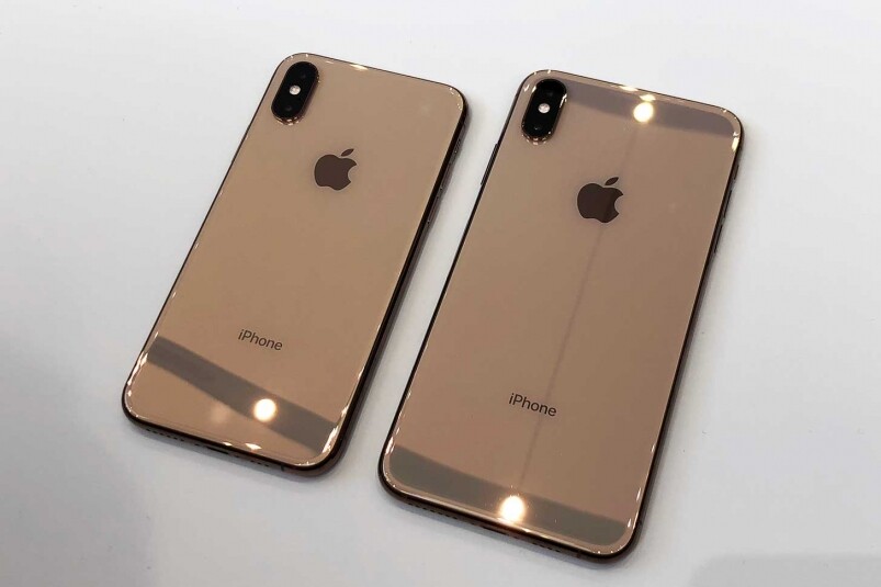 金色的iPhone Xs及iPhone Xs MaxiPhone的金色配色用過很多種不同配色，上代iPhone 8的金