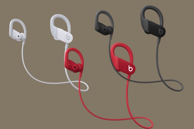 Powerbeats的外形設計,除了連接兩邊耳機的電線之外,已經99%與Powerbeats相似,但是機能 Powerbeats的外形設計,除了連接兩邊耳機的電線之外,已經99%與Powerbeats相似,但是機能